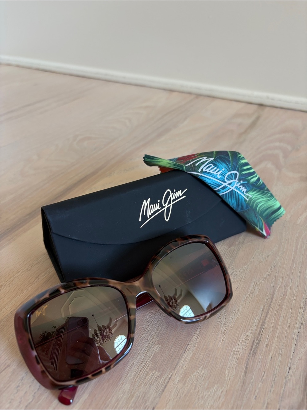 Maui Jim Tortoiseshell Frame Sunglasses with Brown Gradient Lenses